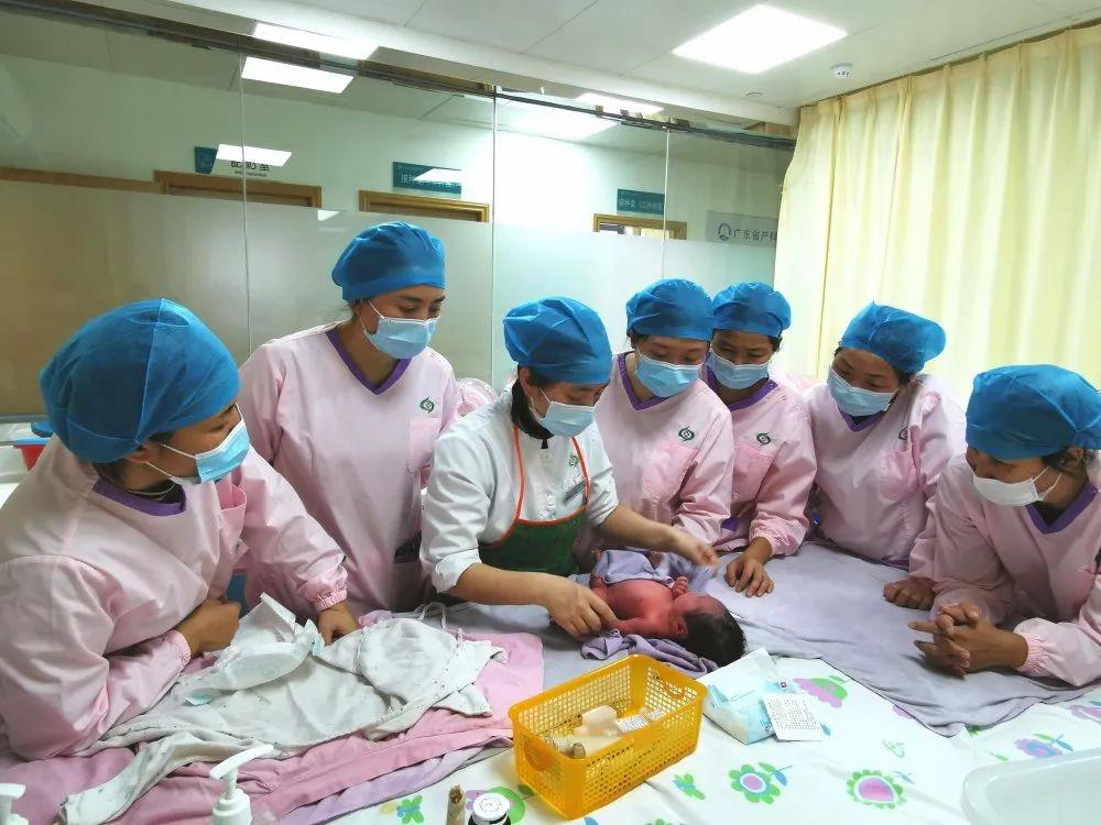 安顺妇婴监护型护送